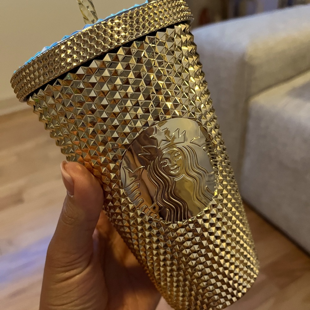Starbucks Grande Gold Cup 2022 Christmas collection!